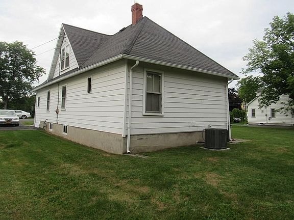 2nd image of 140 Stuerwald Ave