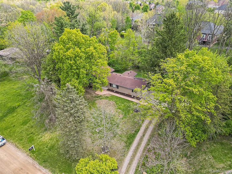 7580 Thornwood St — Photo 4