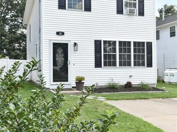30 Marques St, Cumberland, RI 02864