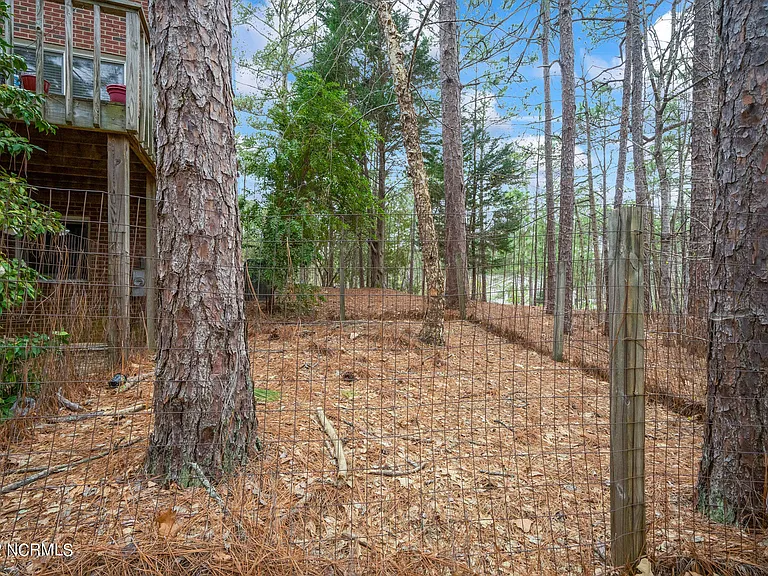 300 Clearfield Ln — Photo 39