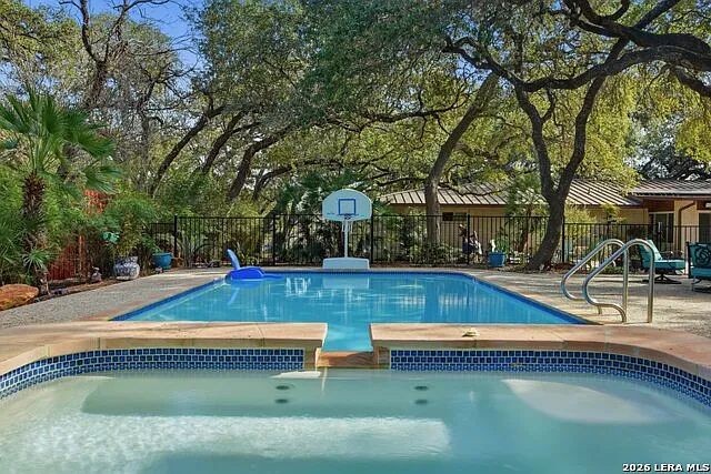 4 bed, 3.0 bath, 3590 sqft, $3,900 — Photo 4