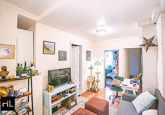 3rd image of 522 E 11th St #5