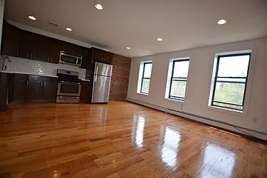 Rented by Makover Group Inc