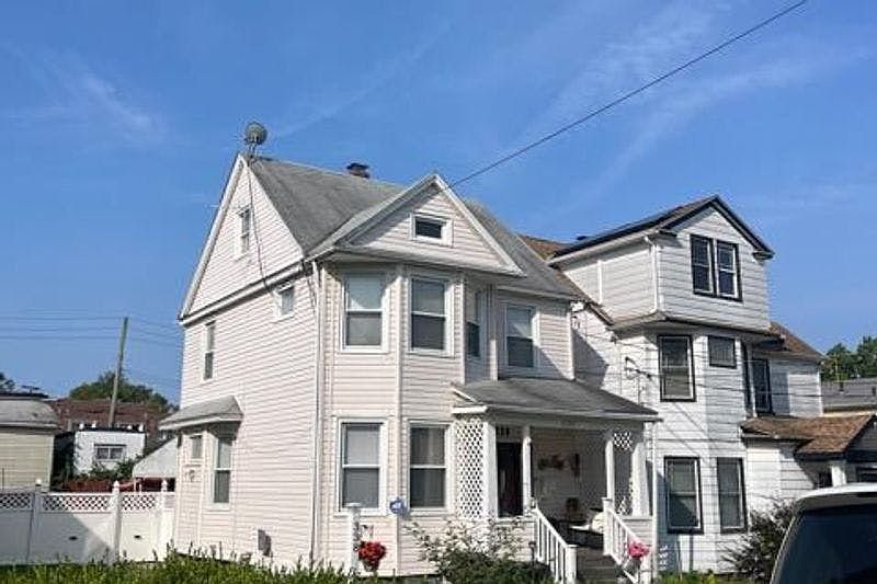 1st image of 338 Stanley Ave