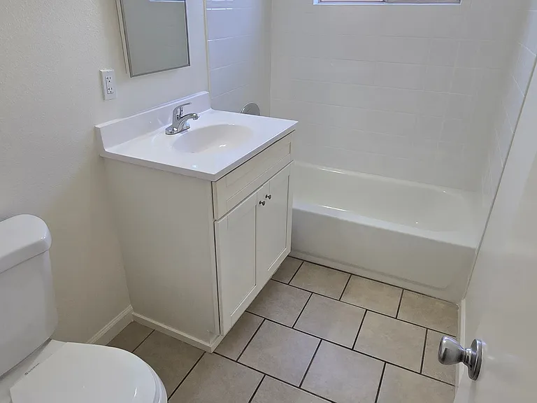 11503 Asher St #10 — Photo 5