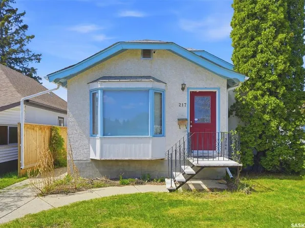 217 M AVENUE N, Saskatoon, SK S7L 2S2