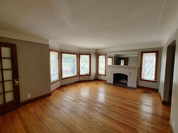 4th image of 9657 E Outer Dr #1