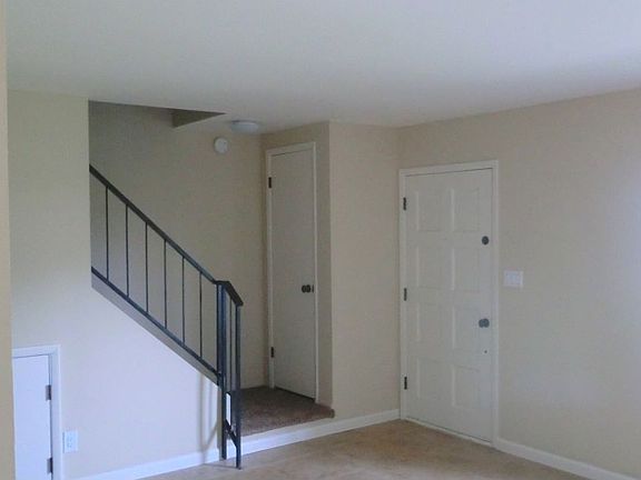 4th image of 1228 E Baker Dr