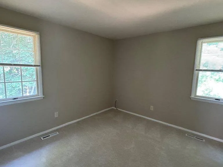 10024 Century Dr — Photo 23