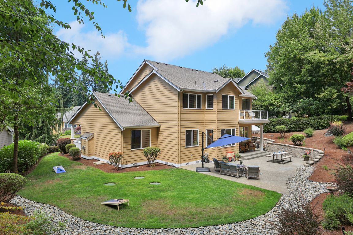 63rd Avenue Ct-S0407-047.jpg