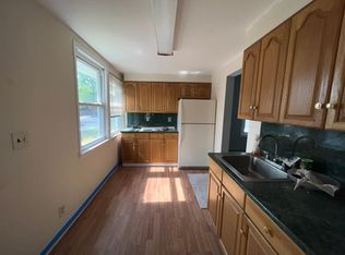 118 School St, Lindenhurst, NY 11757