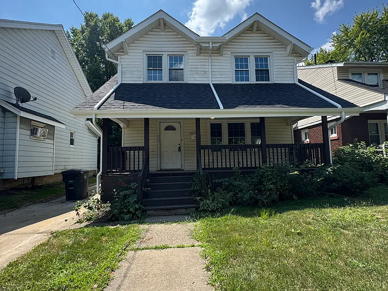 910 Whittier Ave — Photo 1