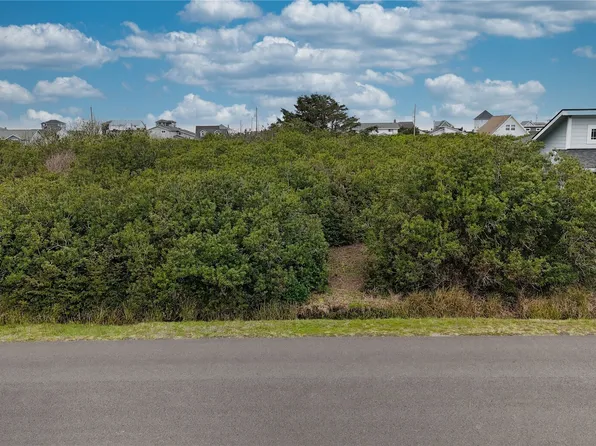 1161 Greenview Avenue SW, Ocean Shores, WA 98569