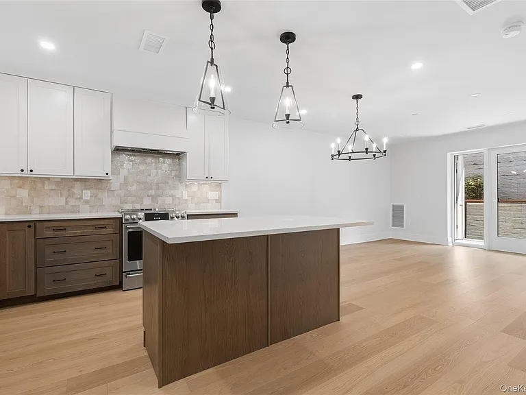25 S Riverside Ave #207 — Photo 9