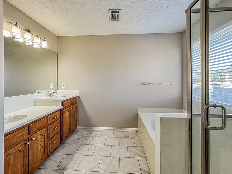 6902 Graham Dr — Photo 12