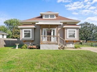 747 E 2nd St, Hastings, NE 68901