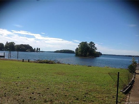 4th image of 20637 Island Forest Dr