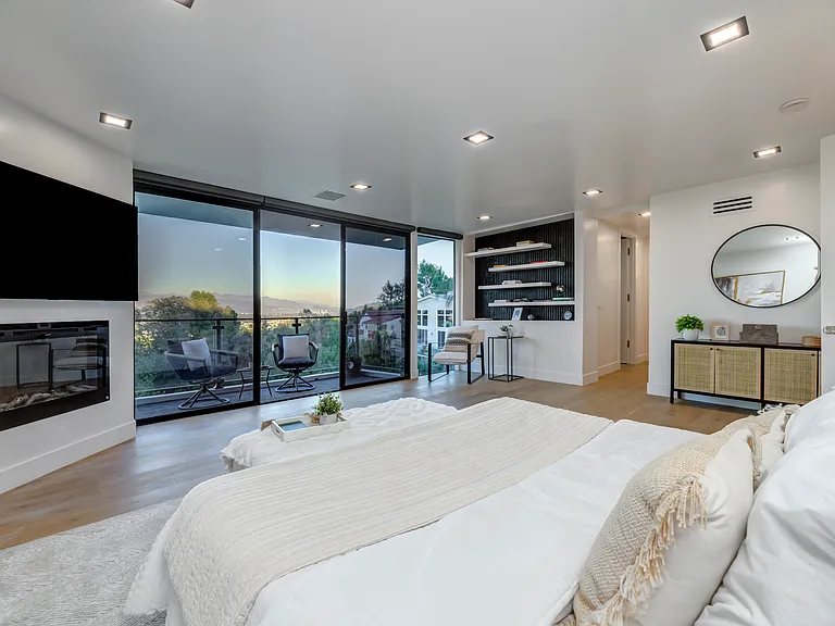 15125 Rayneta Dr — Photo 46