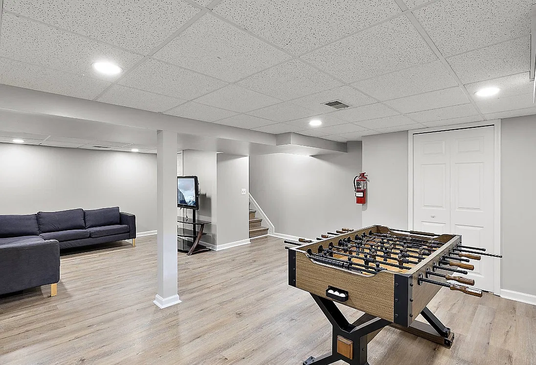 3 bed, 1251 sqft, $6,000 — Photo 2