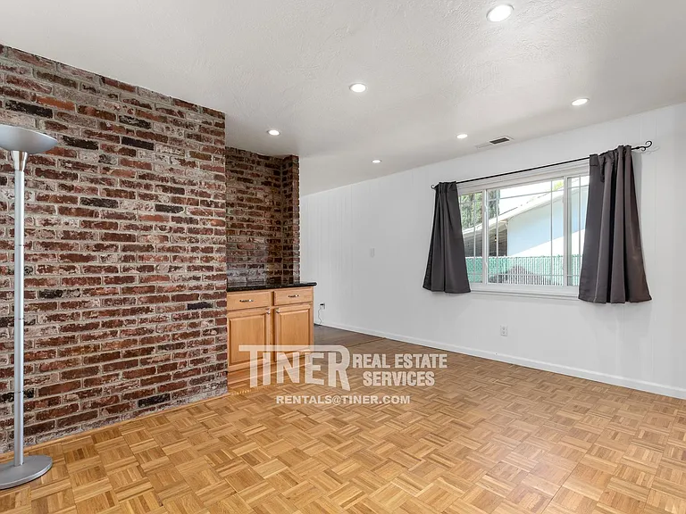 9136 Cecile Way — Photo 34