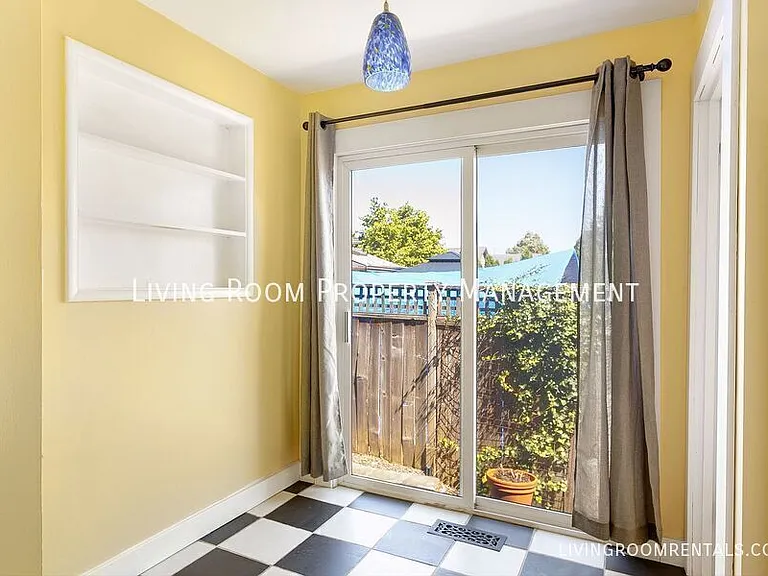1525 SE Pershing St — Photo 12