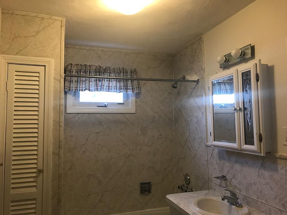 1st image of 11 Saint George Ave #1