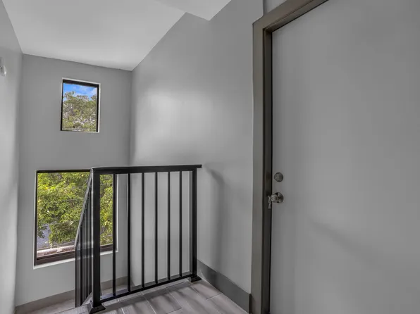1536 Beekman