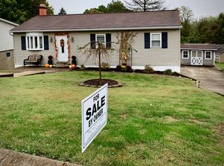 1332 Kennedy Ave, Martins Ferry, OH 43935