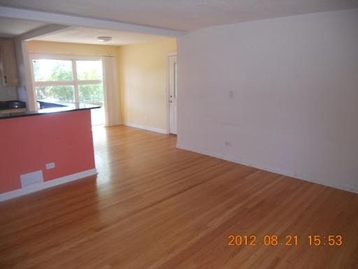 3rd image of 934 Tower Dr