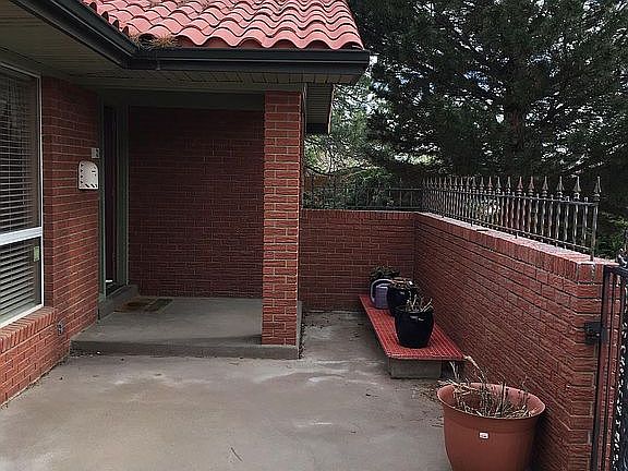 Entryway - Front Patio