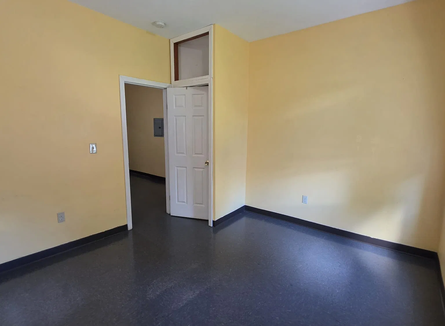 2 bed, $2,100 — Photo 3