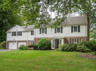 88 Pilgrim Rd, West Hartford, CT 06117