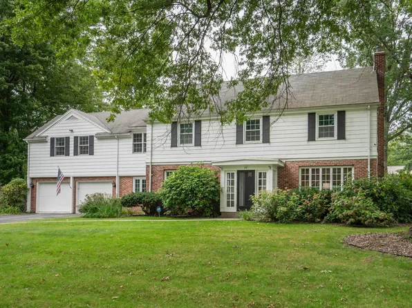 88 Pilgrim Road, West Hartford, CT 06117