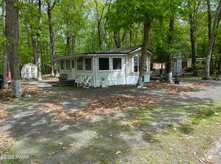 200 Shohola Ln, Shohola, PA 18458
