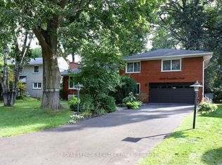3338 Enniskillen Cir, Mississauga, ON L5C2M8