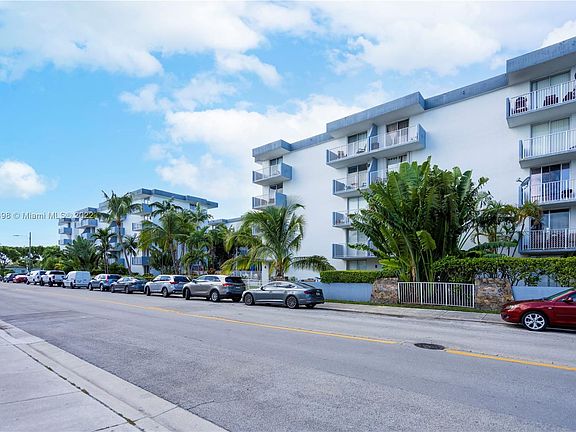 2nd image of 1801 S Treasure Dr APT 506A