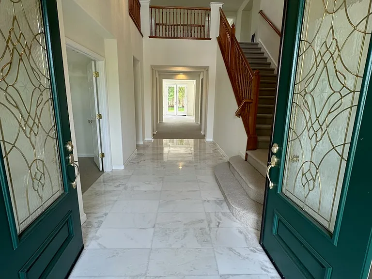 1050 Overland Pl — Photo 2