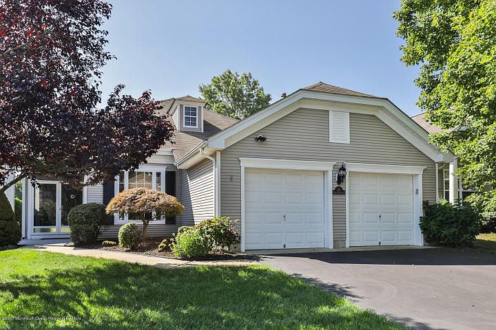1st image of 29 Goldensprings Dr