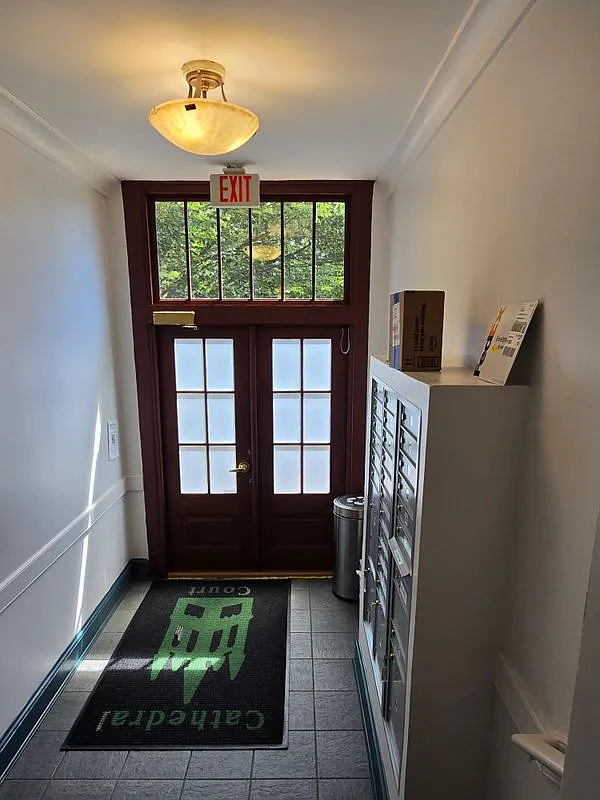 2 bed, 1.0 bath, 648 sqft, $2,200 — Photo 2