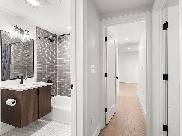 321 W Broadway #1 — Photo 26