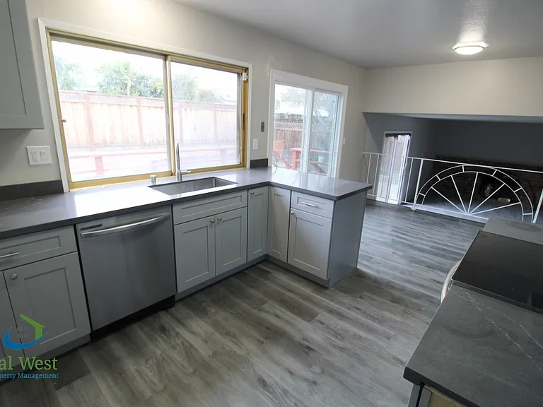 816 Glenside Dr — Photo 12
