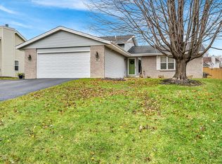 887 Brandy Bend Rd, Roscoe, IL 61073