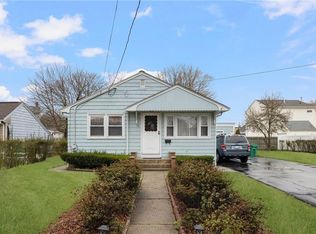 19 Thomas St, Warwick, RI 02886