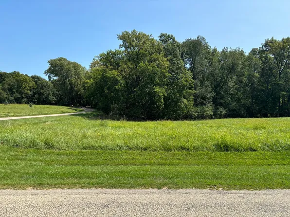 696 Lake Wildwood Dr, Varna, IL 61375