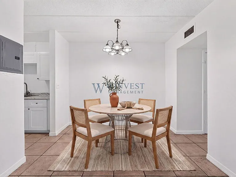 Presidential View Apartments — Photo 29
