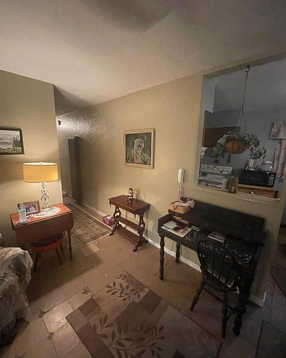 1st image of 912 Desoto AVE