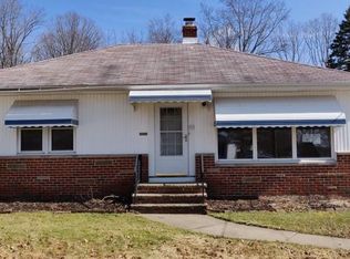 915 High St, Bedford, OH 44146