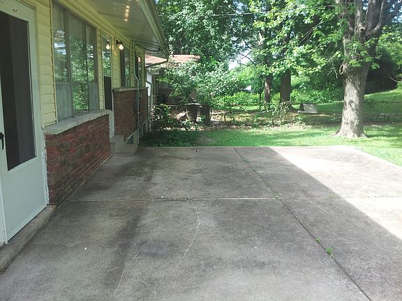 3rd image of 10708 Hallwood Dr