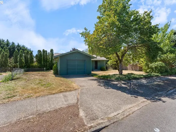 38938 Long Cir, Sandy, OR 97055