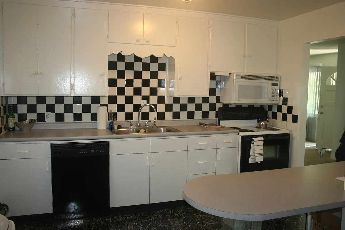 2 bed, 1200 sqft, $1,550 — Photo 4